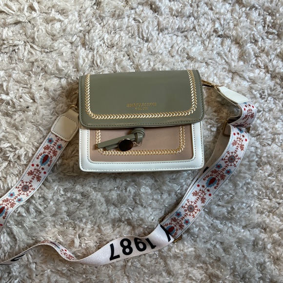 Green beige and cream thick strap snap purse - Picture 1 of 6